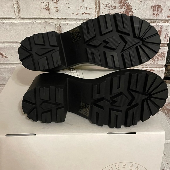 NIB Urban Outfitters UO Zip Up Boot White Brand New - Picture 6 of 7